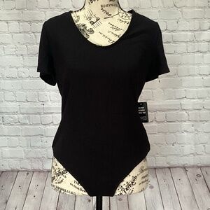 291. Express Black Short Sleeve Ribbed Bodysuit NWT Size Large